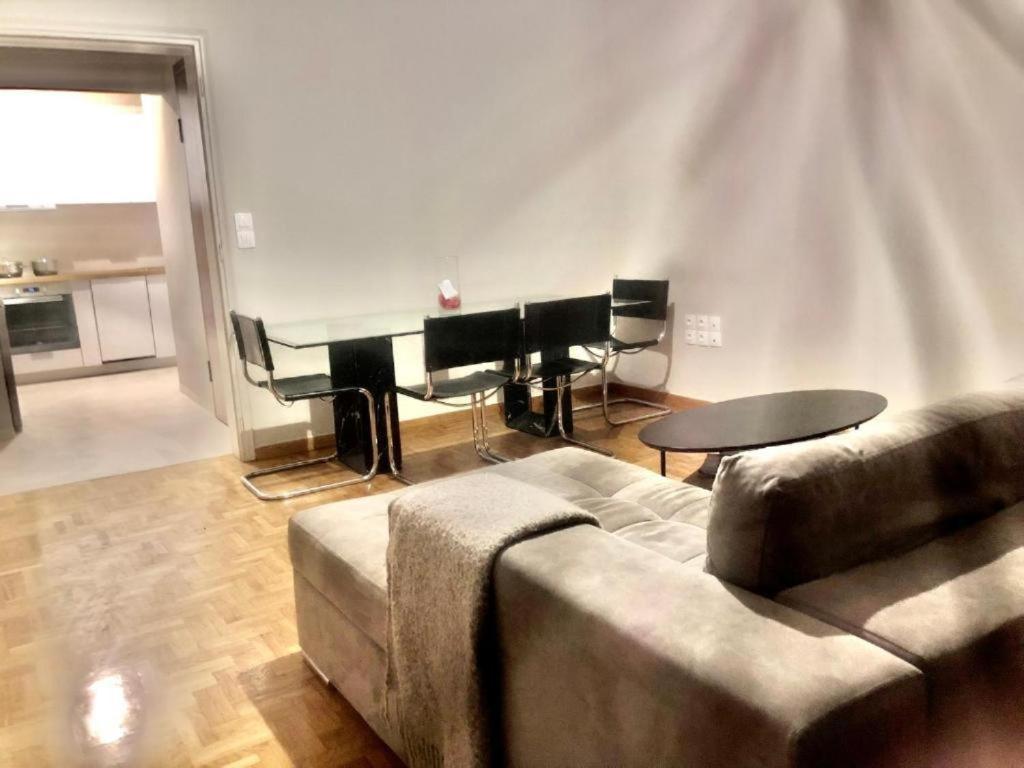 Economy Shared Apartment B In Central Афины Экстерьер фото